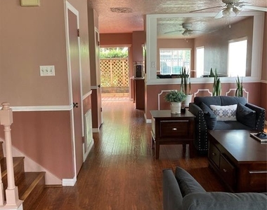 1839 Sherwood Forest Street - Photo Thumbnail 6