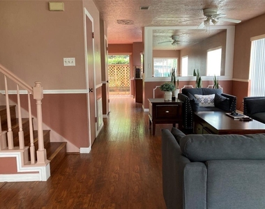 1839 Sherwood Forest Street - Photo Thumbnail 7
