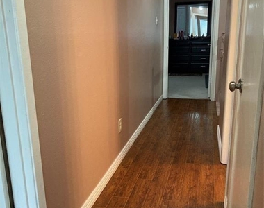 1839 Sherwood Forest Street - Photo Thumbnail 13