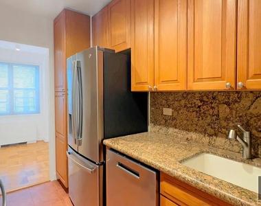 East 77th Street - Photo Thumbnail 1