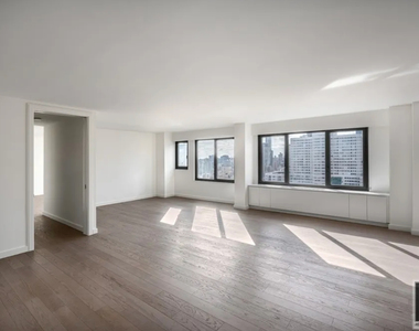 East 72nd Street - Photo Thumbnail 1