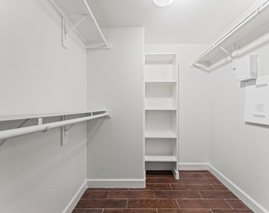1602 Elgin Street - Photo Thumbnail 10