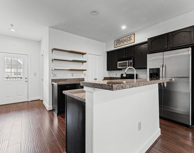 1602 Elgin Street - Photo Thumbnail 5
