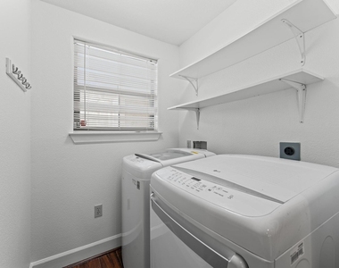 1602 Elgin Street - Photo Thumbnail 6