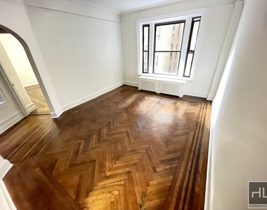 West 72 Street - Photo Thumbnail 2