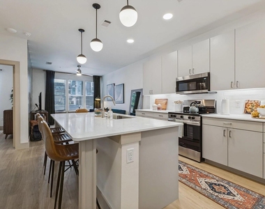 1506 N Prairie Avenue - Photo Thumbnail 12