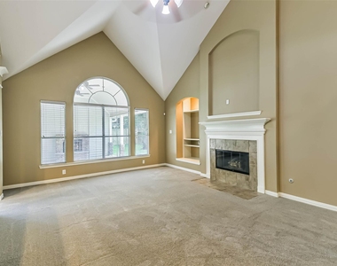 15 Filigree Pines Place - Photo Thumbnail 12