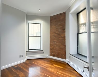 West 103rd Street - Photo Thumbnail 3