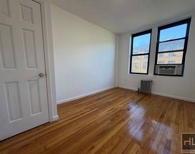 Madison Street - Photo Thumbnail 5