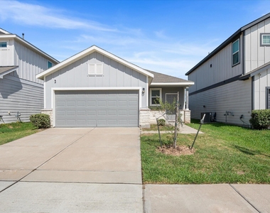 23426 Wrexham Street - Photo Thumbnail 4