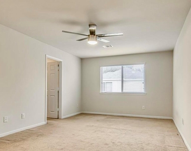 13530 Vista De Oro Street - Photo Thumbnail 11