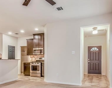 13530 Vista De Oro Street - Photo Thumbnail 5
