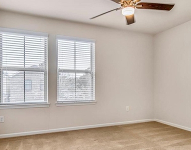 13530 Vista De Oro Street - Photo Thumbnail 18