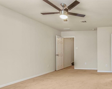 13530 Vista De Oro Street - Photo Thumbnail 12