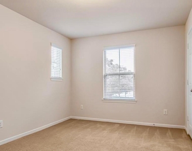 13530 Vista De Oro Street - Photo Thumbnail 16
