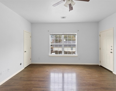 409 Beto St - Photo Thumbnail 6