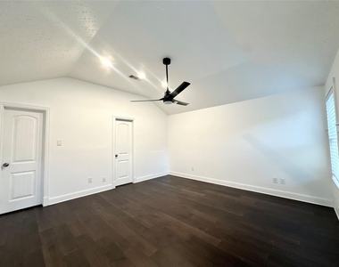 3411 Cannon Ridge Drive - Photo Thumbnail 13