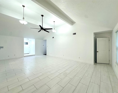 3411 Cannon Ridge Drive - Photo Thumbnail 2