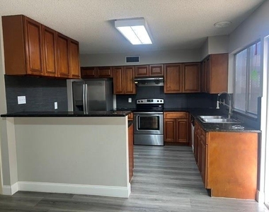 12345 S Dairy Ashford Road - Photo Thumbnail 6