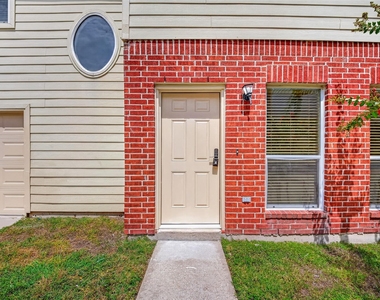 2212 Naomi Street - Photo Thumbnail 2