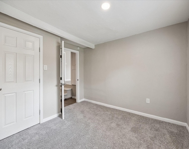 613 Winding Way Street - Photo Thumbnail 5