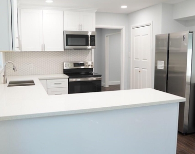 5715 Portal Drive - Photo Thumbnail 4