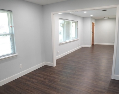 5715 Portal Drive - Photo Thumbnail 21