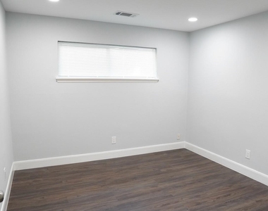 5715 Portal Drive - Photo Thumbnail 17