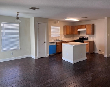 19434 Fletcher Way Drive - Photo Thumbnail 7