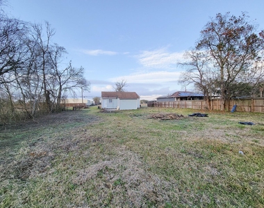 4817 Lawndale Street - Photo Thumbnail 23