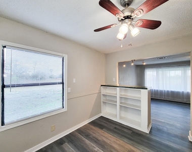 4817 Lawndale Street - Photo Thumbnail 10