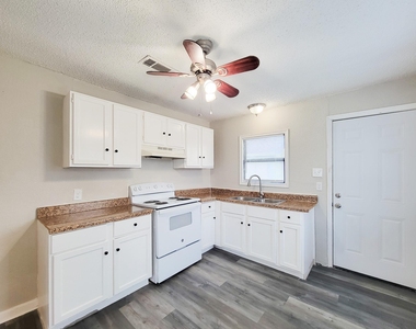 4817 Lawndale Street - Photo Thumbnail 7