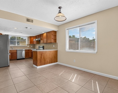 10518 Quail Ridge Lane - Photo Thumbnail 25