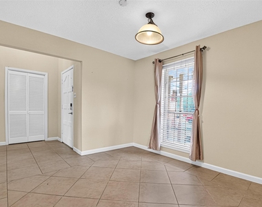 10518 Quail Ridge Lane - Photo Thumbnail 12