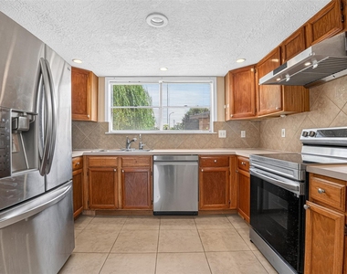 10518 Quail Ridge Lane - Photo Thumbnail 18