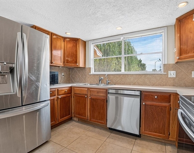 10518 Quail Ridge Lane - Photo Thumbnail 20