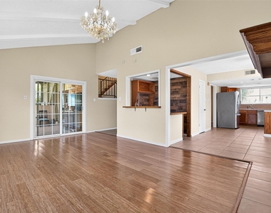 10518 Quail Ridge Lane - Photo Thumbnail 16