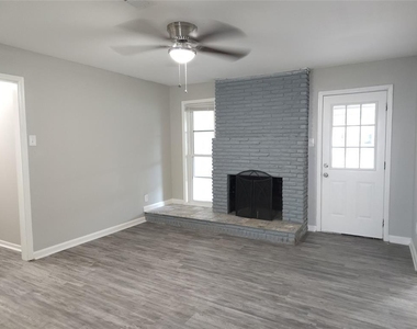 402 S Blackwell Street - Photo Thumbnail 15