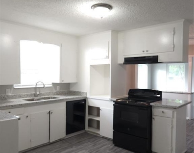 402 S Blackwell Street - Photo Thumbnail 6