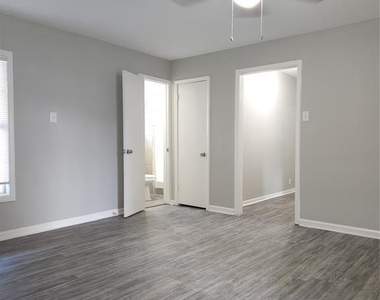 402 S Blackwell Street - Photo Thumbnail 14