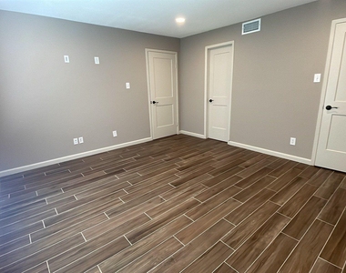 14777 Wunderlich Drive - Photo Thumbnail 10
