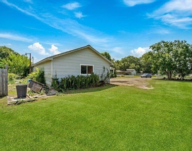 401 Lee Avenue - Photo Thumbnail 5
