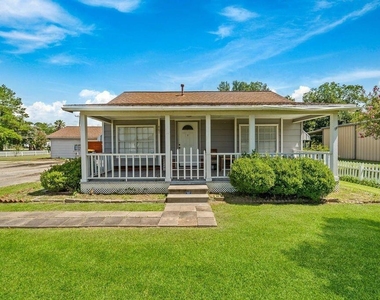 401 Lee Avenue - Photo Thumbnail 1