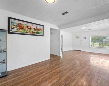 401 Lee Avenue - Photo Thumbnail 12