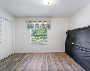 401 Lee Avenue - Photo Thumbnail 21