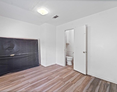401 Lee Avenue - Photo Thumbnail 22