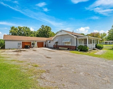 401 Lee Avenue - Photo Thumbnail 3