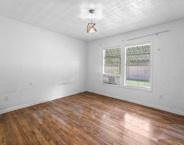 401 Lee Avenue - Photo Thumbnail 15