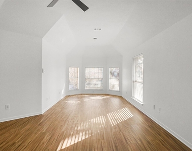 810 Flanners Court - Photo Thumbnail 18