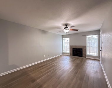 3900 Woodchase Drive - Photo Thumbnail 3